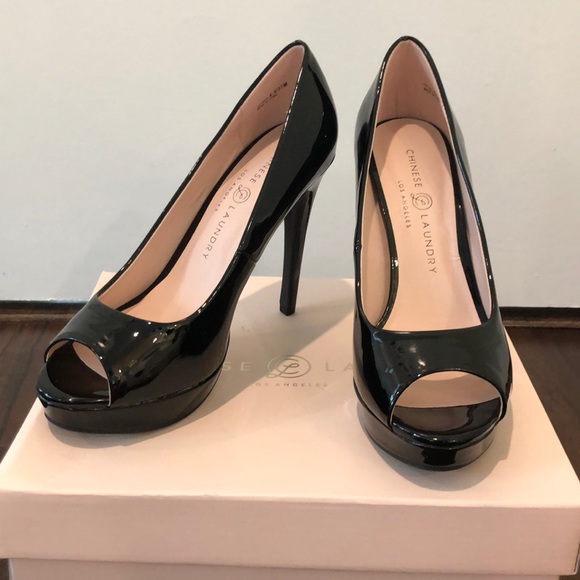 Chinese Laundry Black patent heels - Picture 2 of 5
